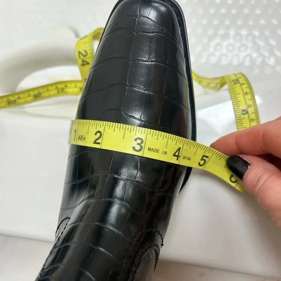 Woman's 9.5 black crocodile ankle bootie with a block heel nwot - Picture 14 of 16